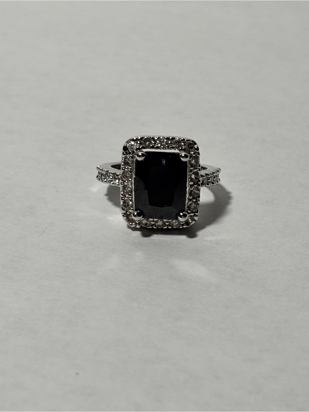 Black Stone Halo Silver Ring - Elegant Women's Fashion Ring